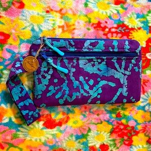 Wristlet purse